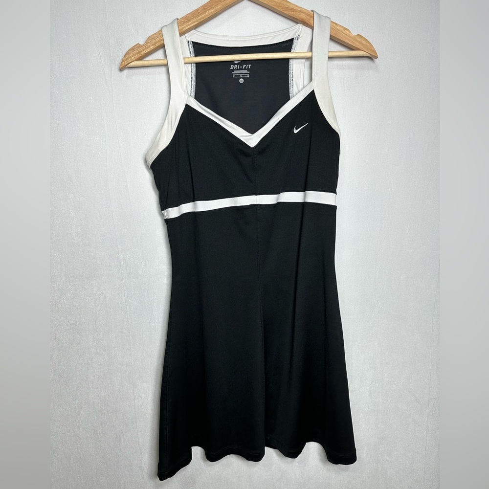 Nike Border black and white tennis dress - size M
